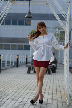 女员工的付出中字