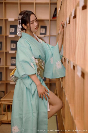低头不见抬头见